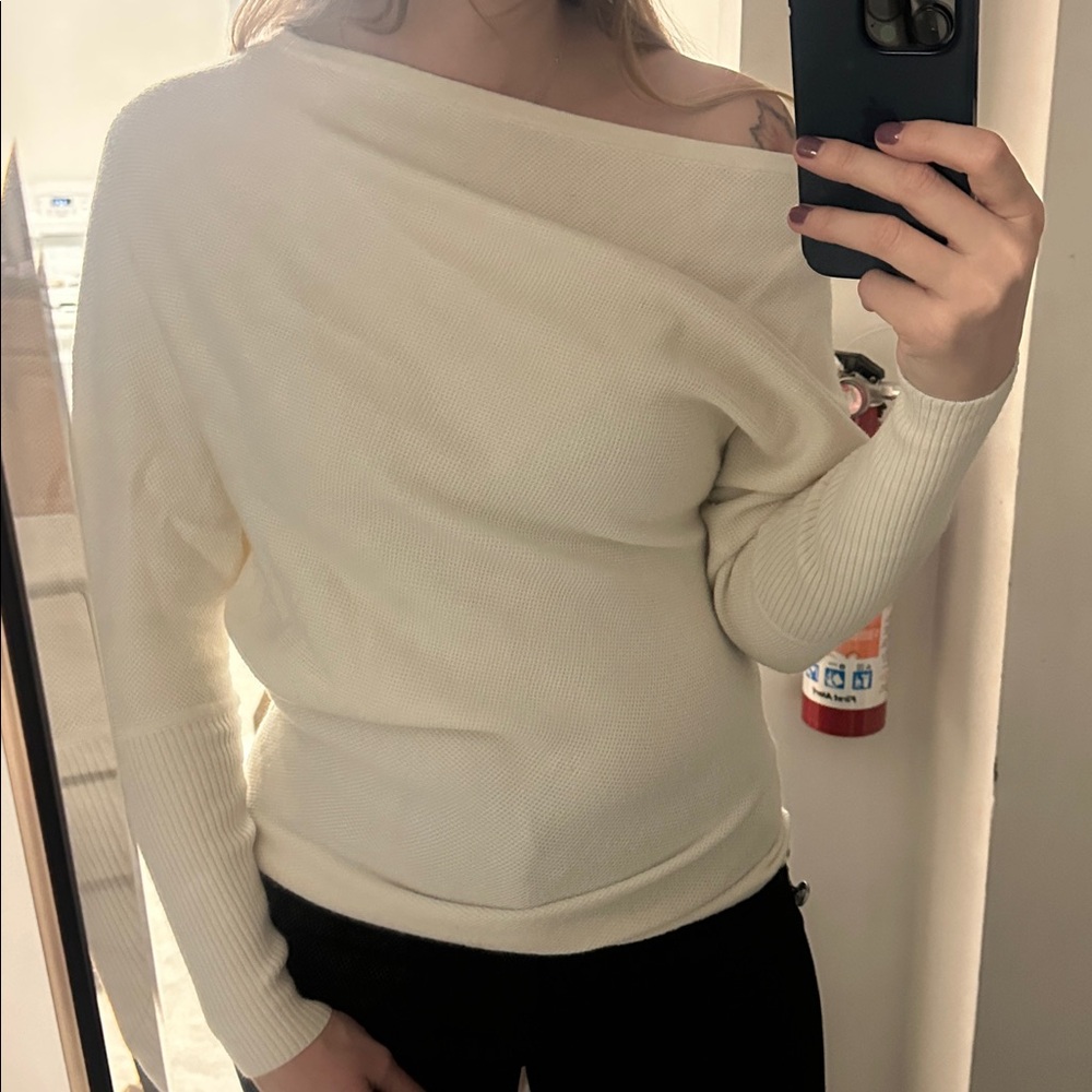 NWT REISS Laylah Asymmetric One Shoulder Alpaca Wool Sweater Cream size Medium - Picture 10 of 10